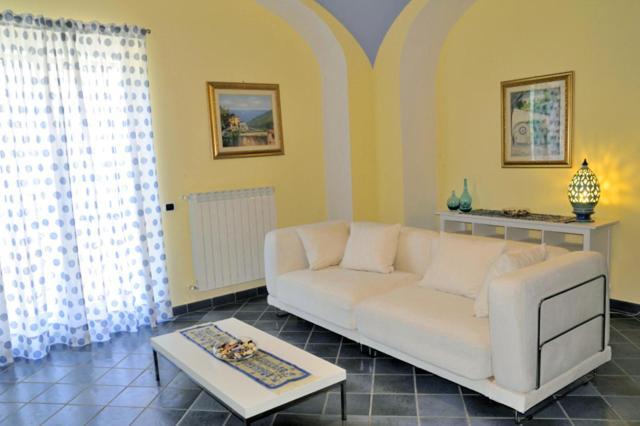 Le Terrazze Di Cristina Bed & Breakfast Vietri Bagian luar foto