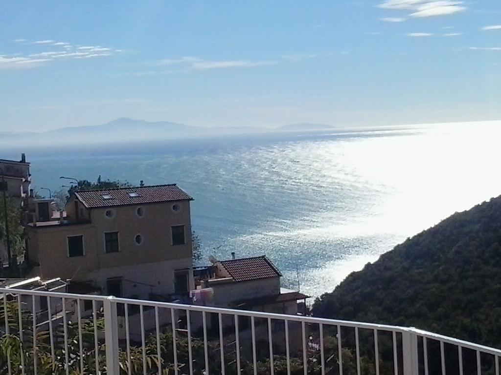 Le Terrazze Di Cristina Bed & Breakfast Vietri Bagian luar foto