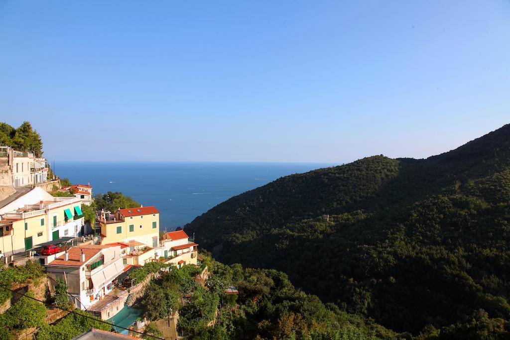 Le Terrazze Di Cristina Bed & Breakfast Vietri Bagian luar foto