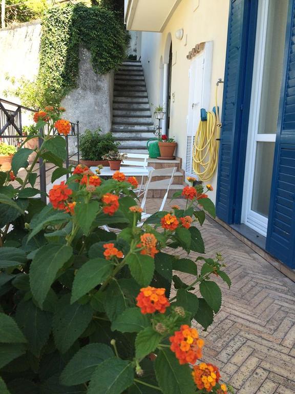Le Terrazze Di Cristina Bed & Breakfast Vietri Bagian luar foto