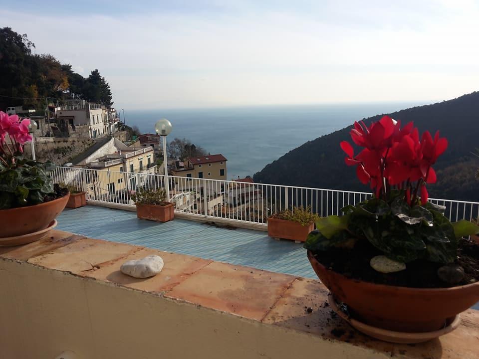 Le Terrazze Di Cristina Bed & Breakfast Vietri Bagian luar foto