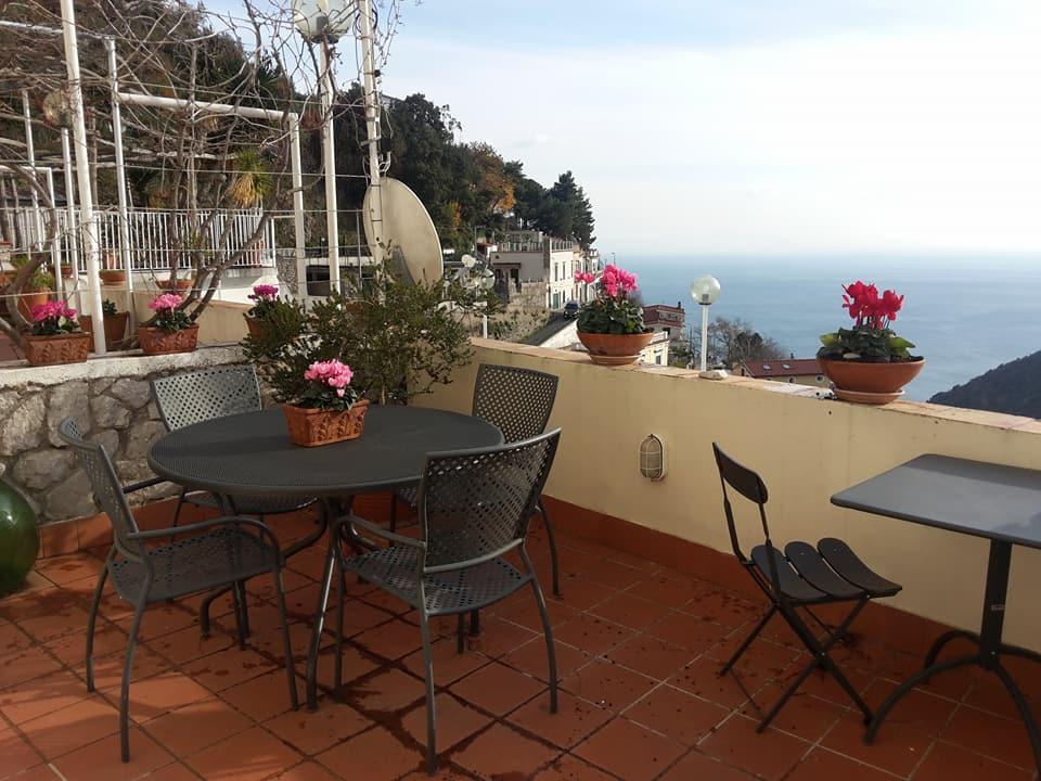 Le Terrazze Di Cristina Bed & Breakfast Vietri Bagian luar foto
