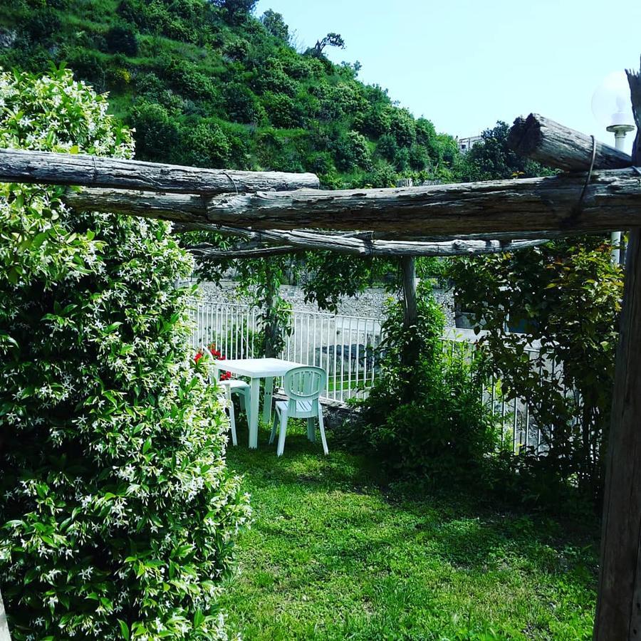 Le Terrazze Di Cristina Bed & Breakfast Vietri Bagian luar foto